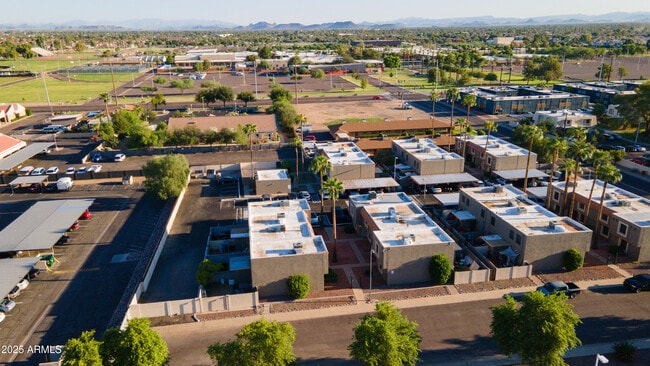 Building Photo - 6138 W Townley Ave