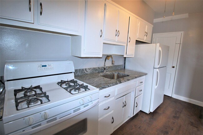 Foto del edificio - 2304 N Dukeland St