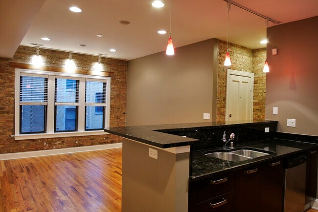 Building Photo - 1360 W. Estes Avenue