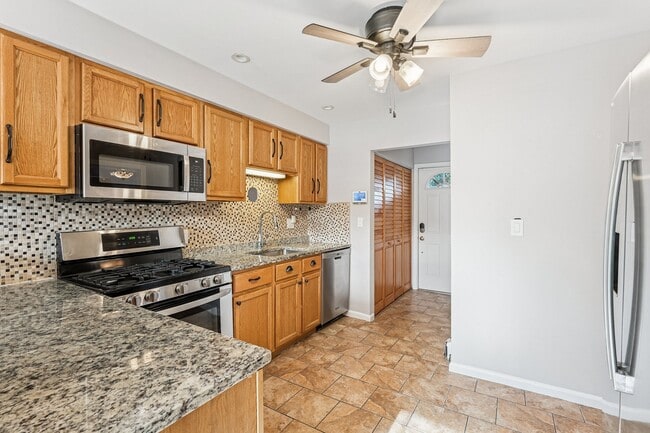 Foto del edificio - 145 Pleasant Valley Way