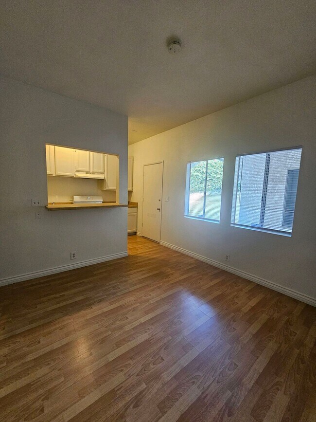 Foto del edificio - 1615 E. Broadway Ave. #D