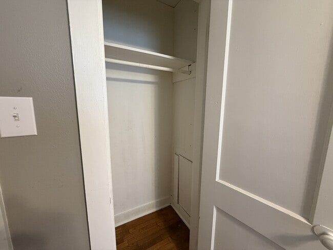 Building Photo - 405 Henderson St