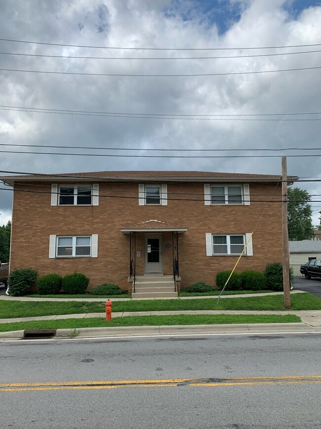 Building Photo - 5400 Beacon Hill Rd