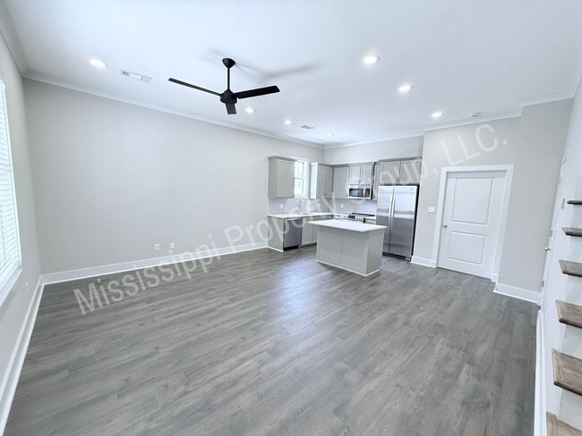 Building Photo - 1401 Pleasant Dr