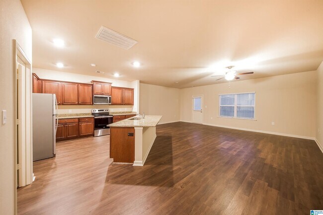 Building Photo - 670 Clover Cir