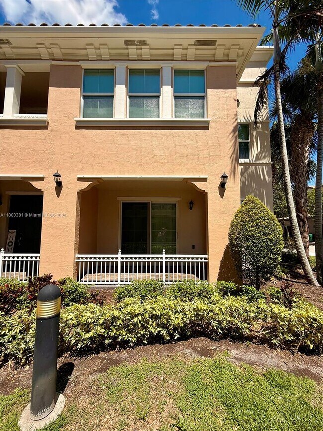 Foto del edificio - 2900 Cascada Isle Way