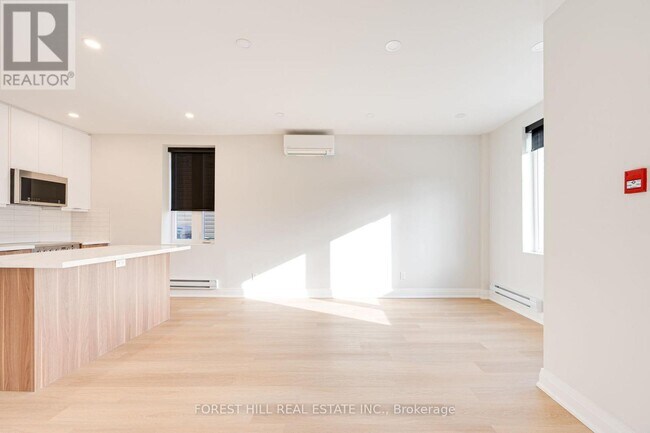 Building Photo - 160 Tyrrel Ave