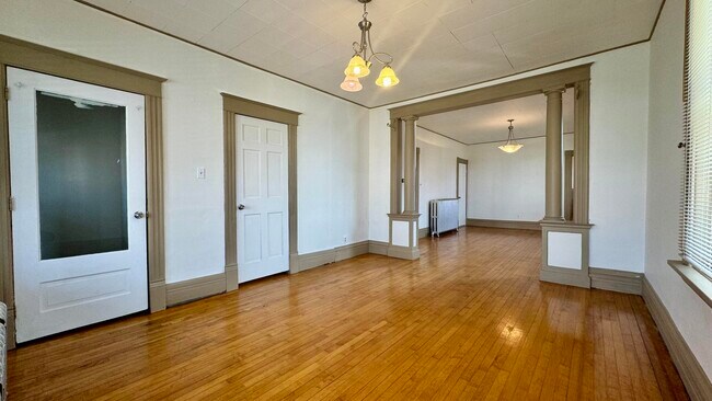 Building Photo - 1828 S 6th St