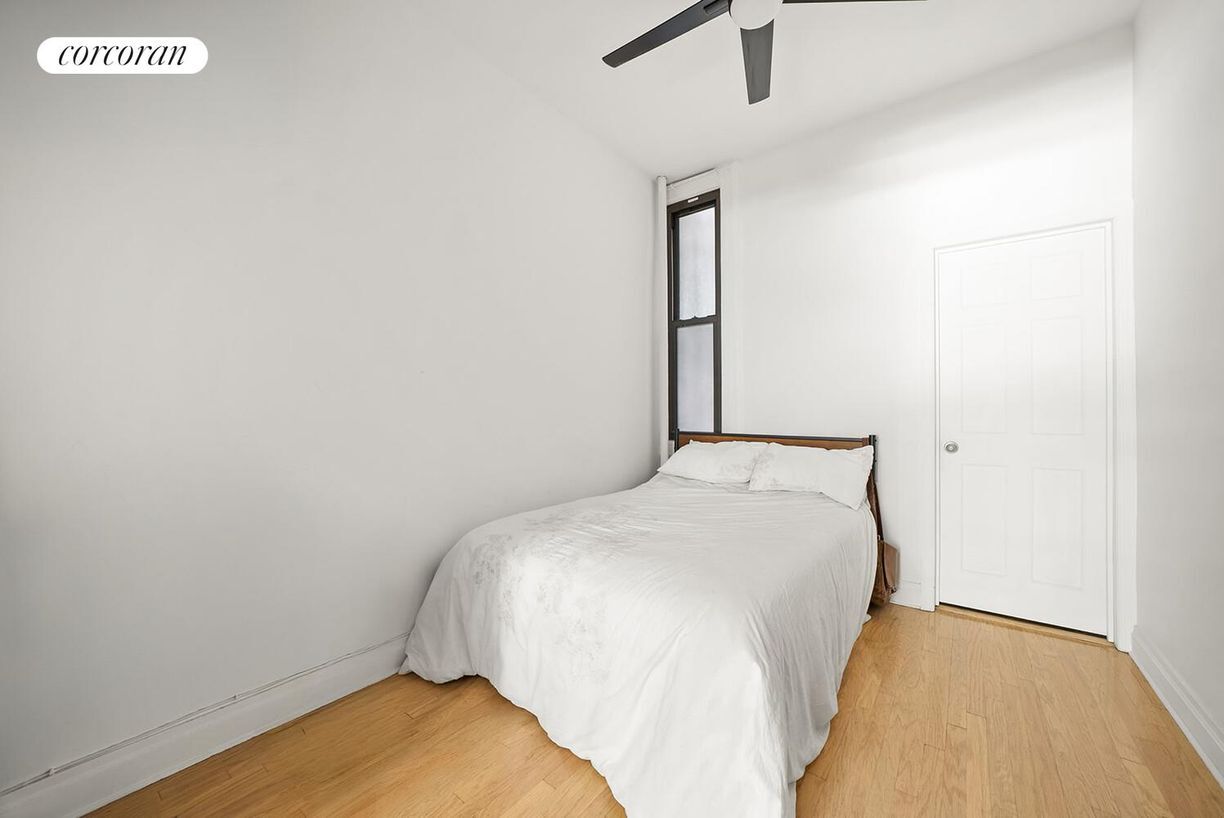 Foto del edificio - 223 E 88th St