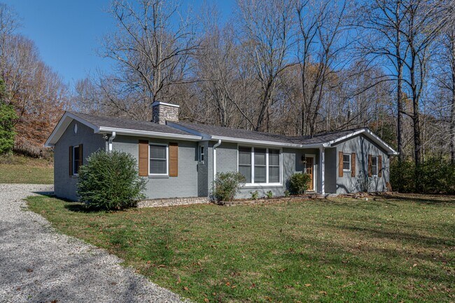Building Photo - 8024 Charlotte Pike