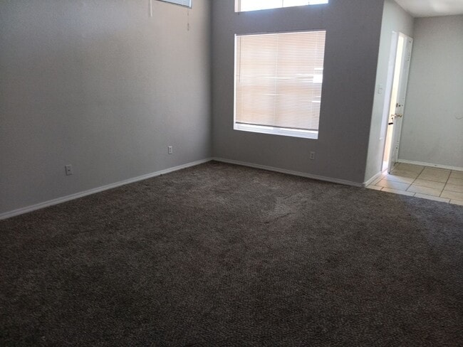 Foto del edificio - 4 Bedroom, 2 Bathroom! Lovely Home Coming Soon!