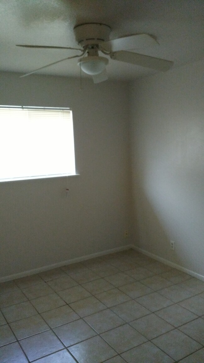 Foto del edificio - 6125 Birchwood Dr