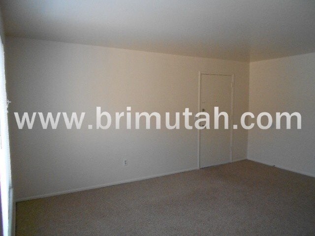 Building Photo - 4835 S Memory Ln