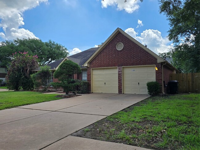 Building Photo - 14030 Torrey Village Dr