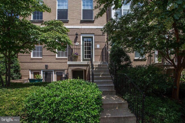 Foto del edificio - 2409 20th St NW