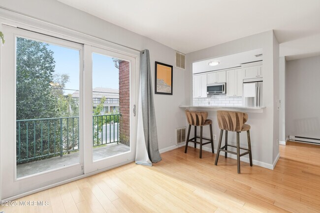 Foto del edificio - 65 Cedar Ave