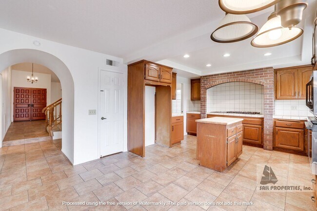 Building Photo - Welcome to your new home! Located in the Prime Kite Hill area