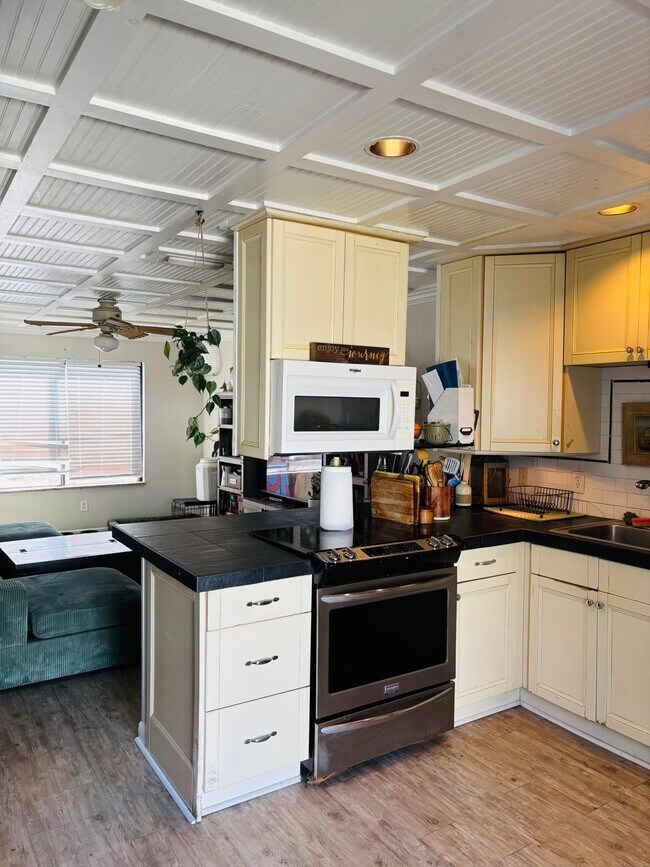 Foto del edificio - 301 S Lipona Rd