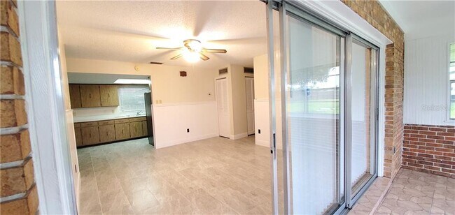Foto del edificio - 1420 Simmons Rd