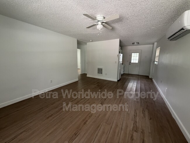 Building Photo - 1801 S Mellonville Ave