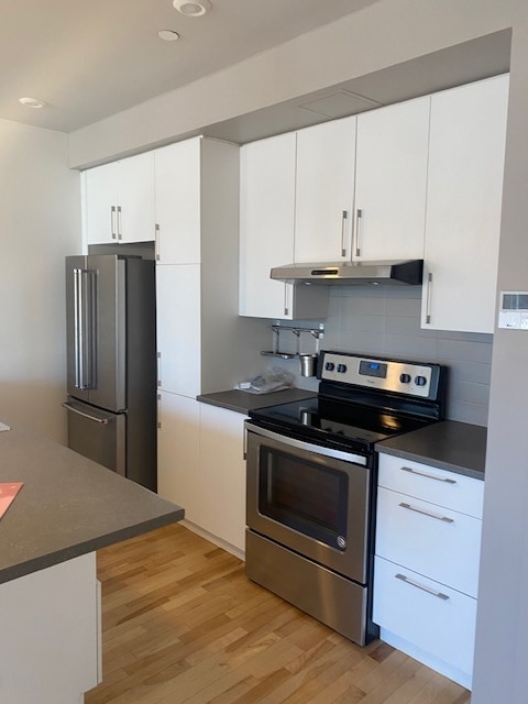 Building Photo - 975 Av Saint-Charles