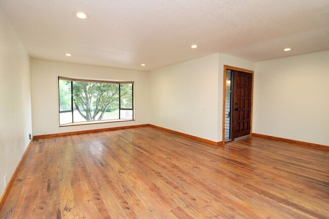 Building Photo - 12047 SE 115th Ave