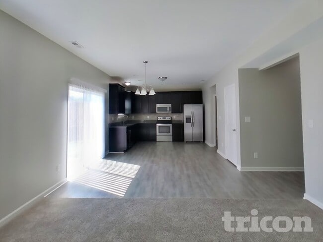 Building Photo - 371 Wakefield Ct