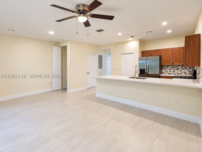 Foto del edificio - 14103 SW 49th St