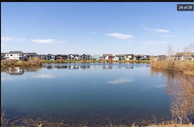 Building Photo - 5565 Westmorland Dr