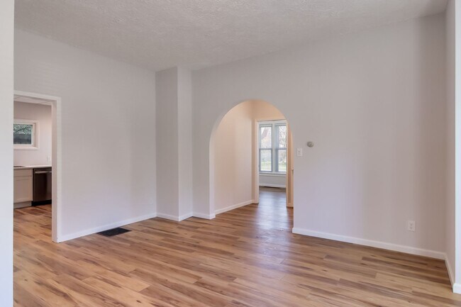 Building Photo - Downtown Traverse City Rental – 1BR Street...
