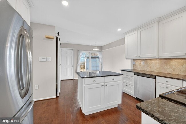 Foto del edificio - 12592 Rock Ridge Rd