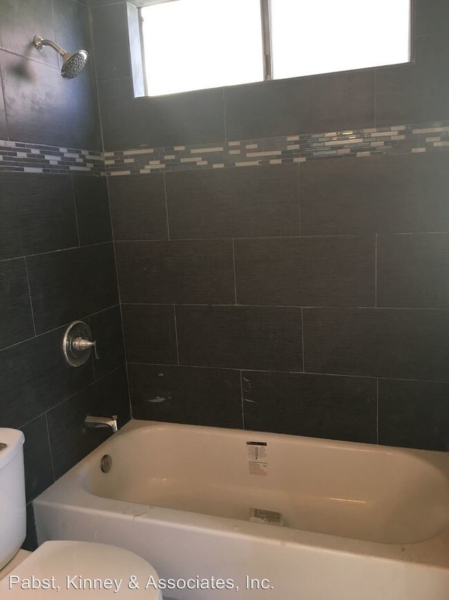 Foto del edificio - 16125 Woodruff Ave