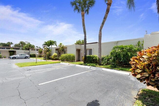 Foto del edificio - 2538 Boundbrook Dr S