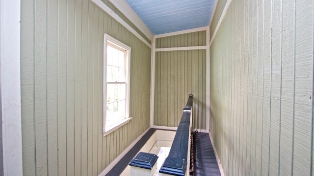 Foto del edificio - Beautiful Upstairs Apartment near Crosstown