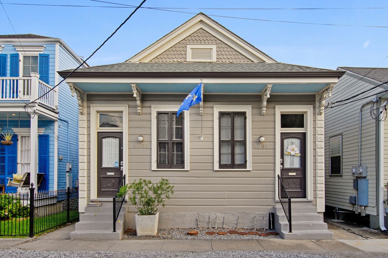 Primary Photo - 4831 Coliseum Street, Unit 4833 C