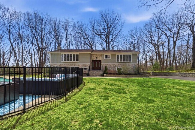 Foto del edificio - 263 Oyster Bay Road