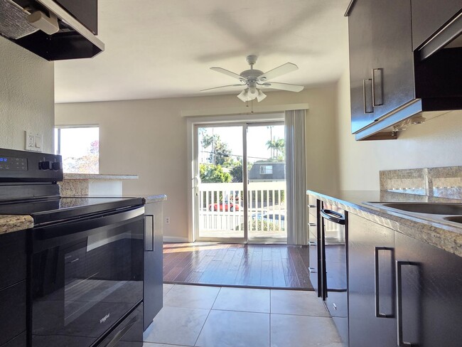 Building Photo - Live the Coveted Encinitas Lifestyle!