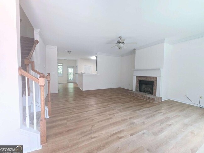 Foto del edificio - 1318 Guilderoy Ln