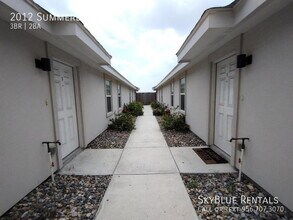 Building Photo - 2012 Summerland Ln