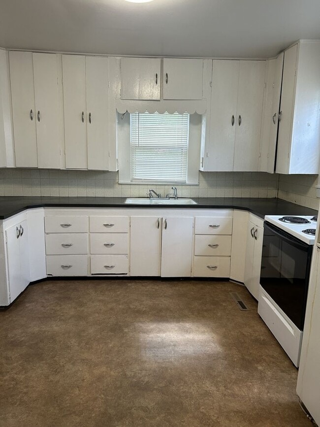Building Photo - Very Nice 2BR/1BA House in Frontenac with ...