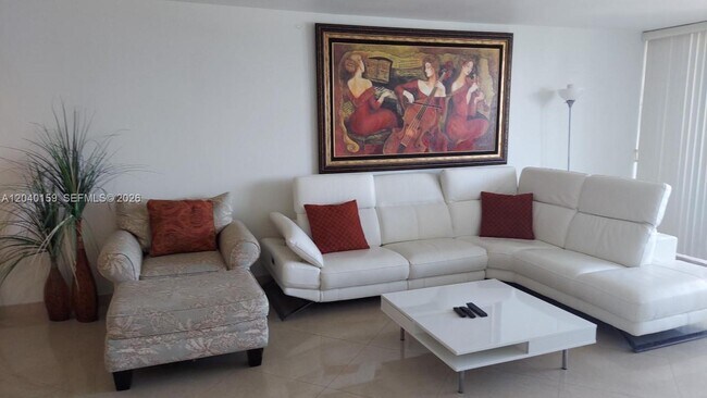 Foto del edificio - 3140 S Ocean Dr