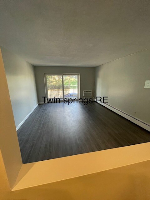 Foto del edificio - 250 Spring St
