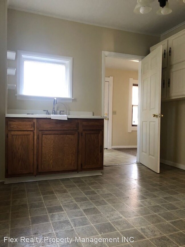 Foto del edificio - 3 br, 1 bath House - 419 East Pearl St