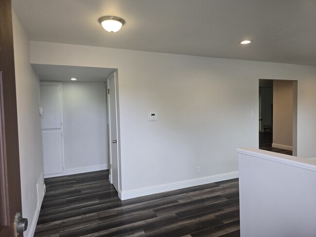 Foto del edificio - 7990 Glenbar Way