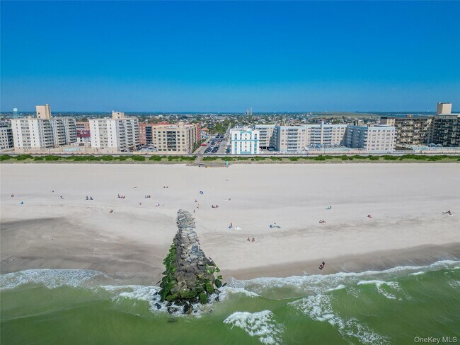 Foto del edificio - 10 Franklin Blvd