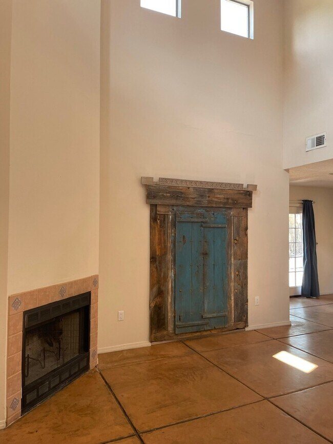 Building Photo - 1434 Paseo Norteno