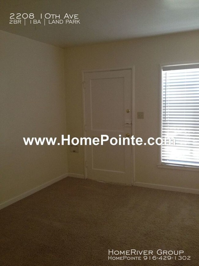 Foto del edificio - Beautiful Land Park Apartment