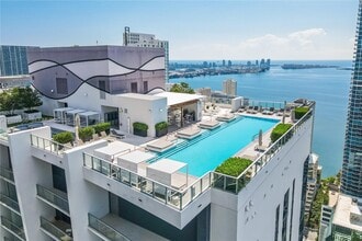 Building Photo - 1010 Brickell Ave