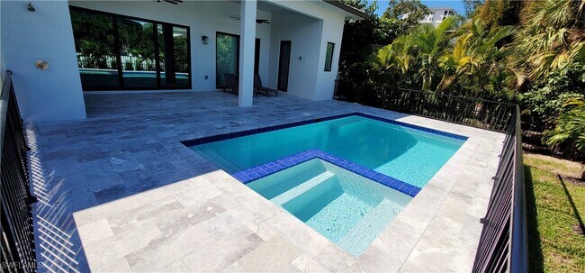 Foto del edificio - 511 91st Ave N