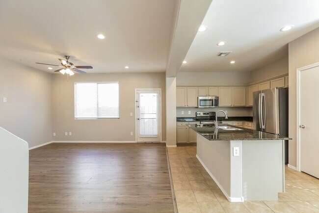 Foto del edificio - 7338 W Cambridge Ave